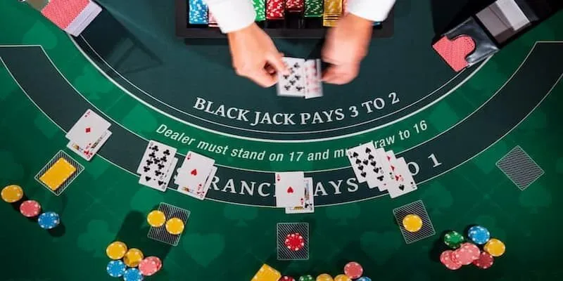 Suy luận từng thế bài để chọn hướng đi phù hợp trong game Blackjack 